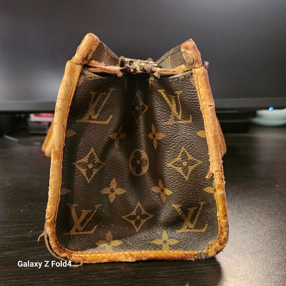 Authentic Louis Vuitton Popincourt Monogram Hand Bag - Picture 9 of 16